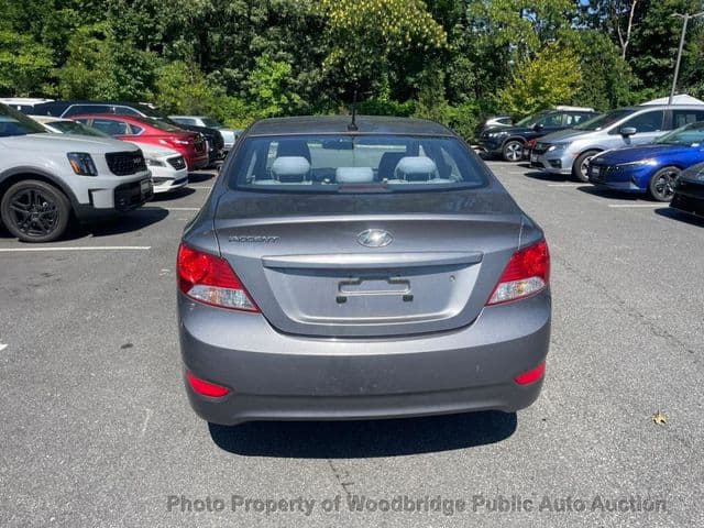 2014 Hyundai Accent 14