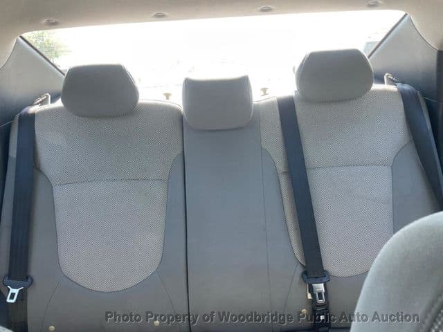 2014 Hyundai Accent 22