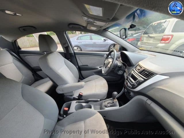 2014 Hyundai Accent 8