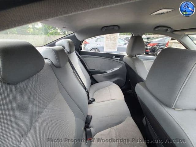 2014 Hyundai Accent 9