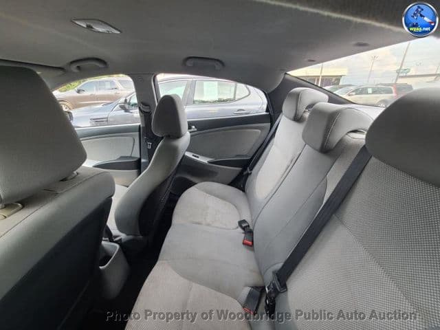 2014 Hyundai Accent 10