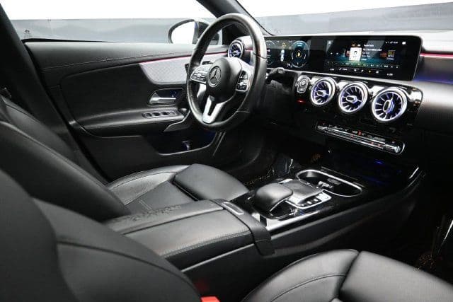 2020 Mercedes-Benz CLA 7