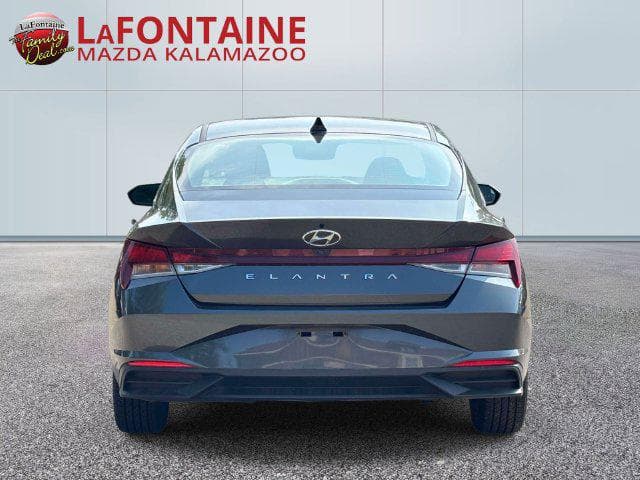 2021 Hyundai Elantra 5