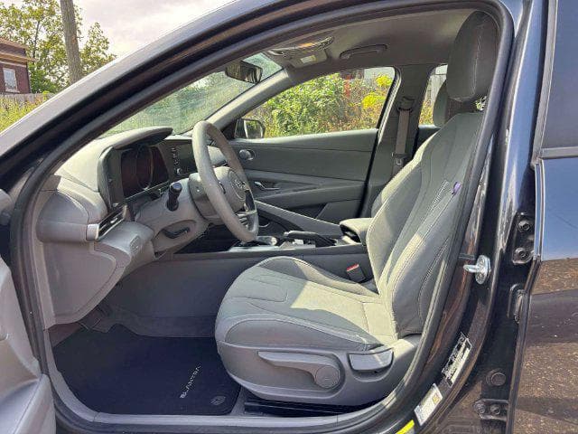 2021 Hyundai Elantra 9