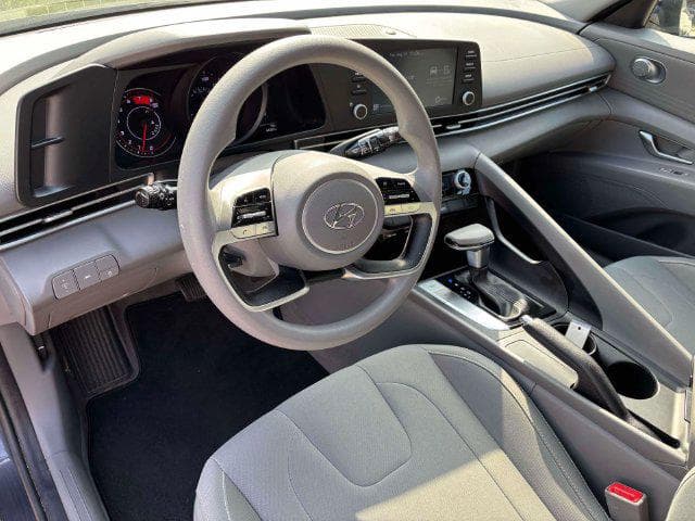 2021 Hyundai Elantra 12