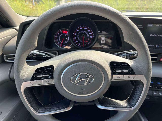 2021 Hyundai Elantra 27