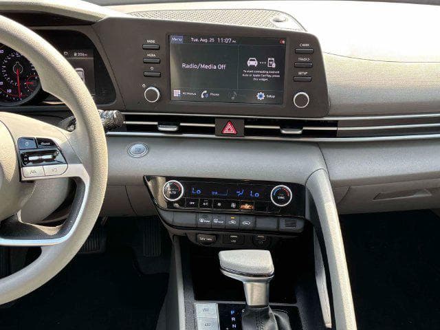 2021 Hyundai Elantra 28