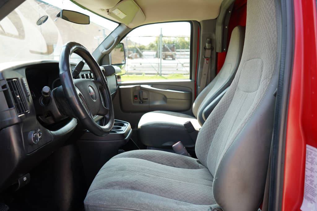 2014 GMC Savana Cutaway 8