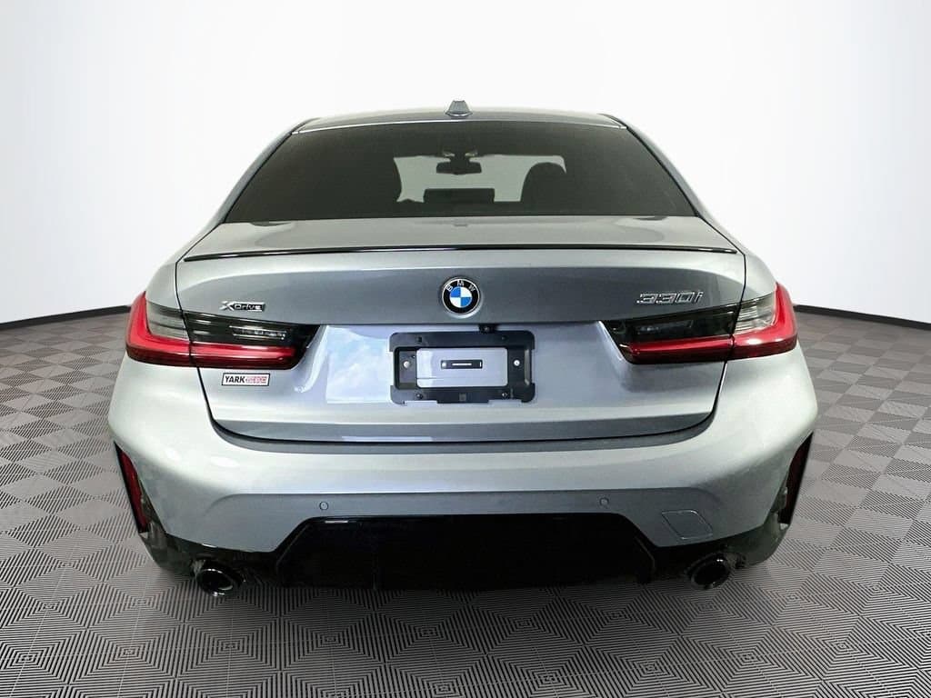 2025 BMW 3 Series 9
