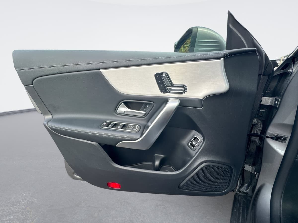 2025 Mercedes-Benz CLA 29