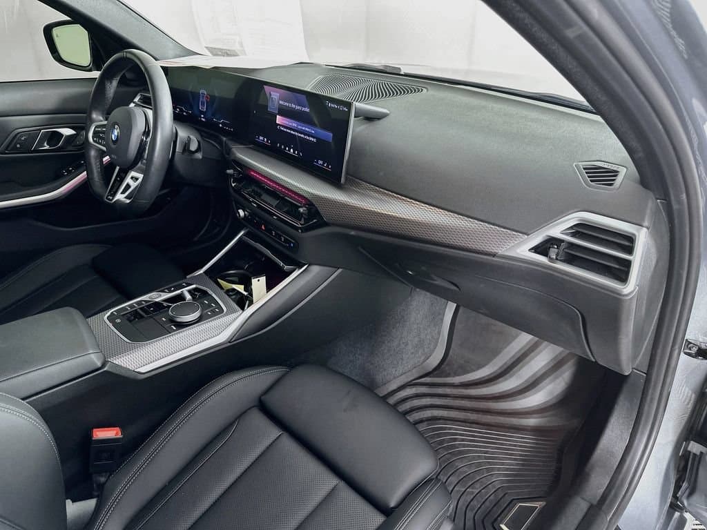 2025 BMW 3 Series 38