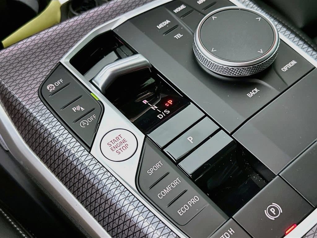 2025 BMW 3 Series 23