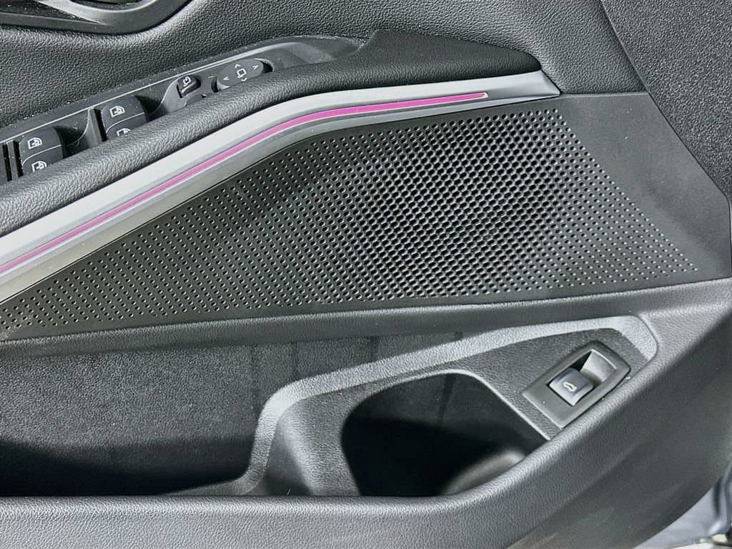 2025 BMW 3 Series 26