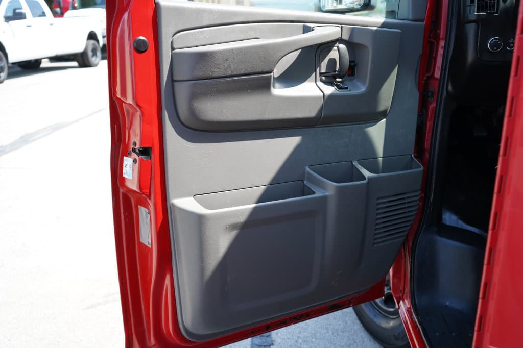 2014 GMC Savana Cutaway 16