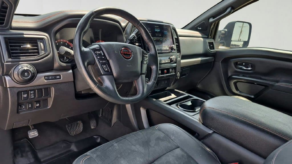 2024 Nissan Titan XD 10