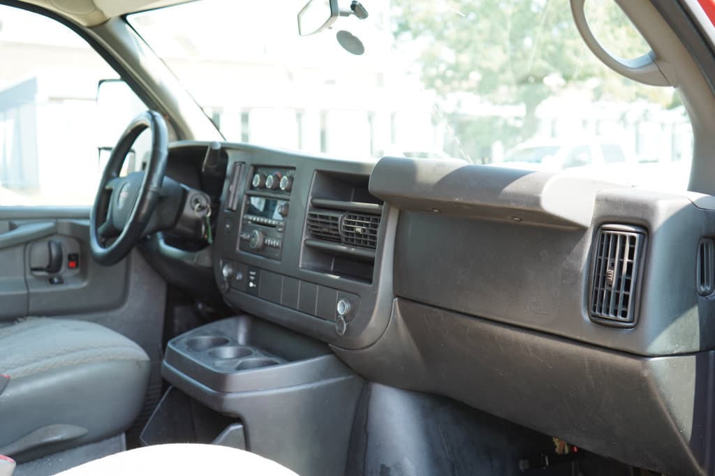 2014 GMC Savana Cutaway 11