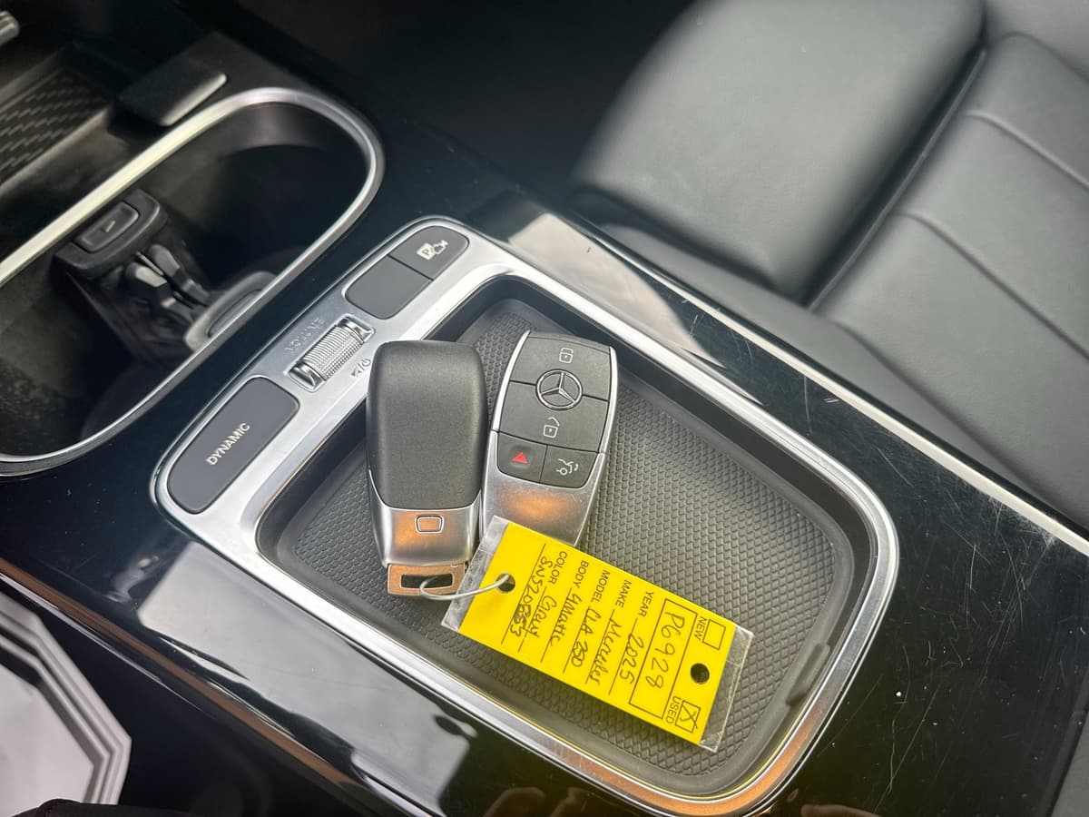 2025 Mercedes-Benz CLA 28