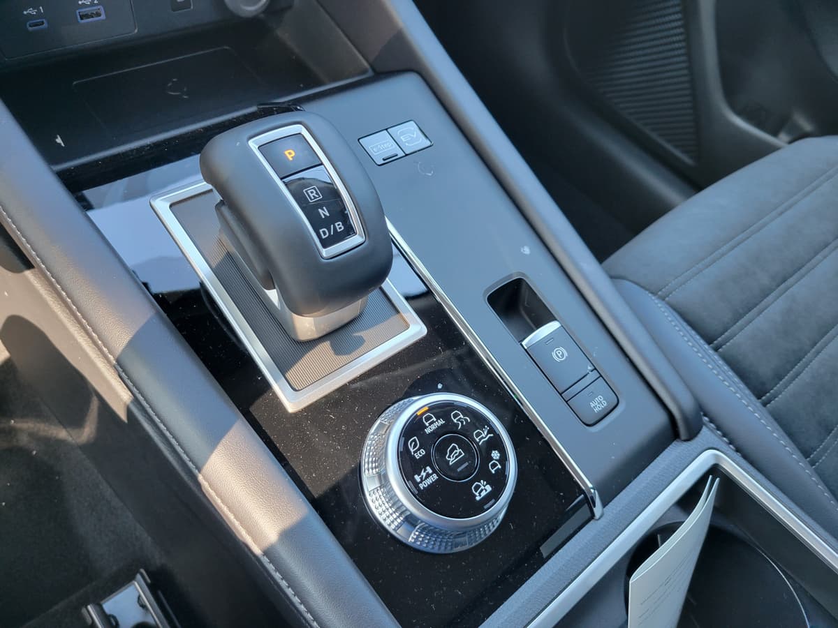 2026 Nissan Rogue Plug-In Hybrid 25