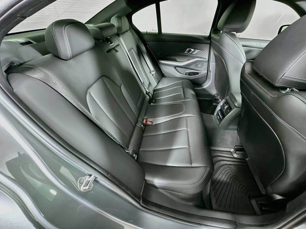 2025 BMW 3 Series 36