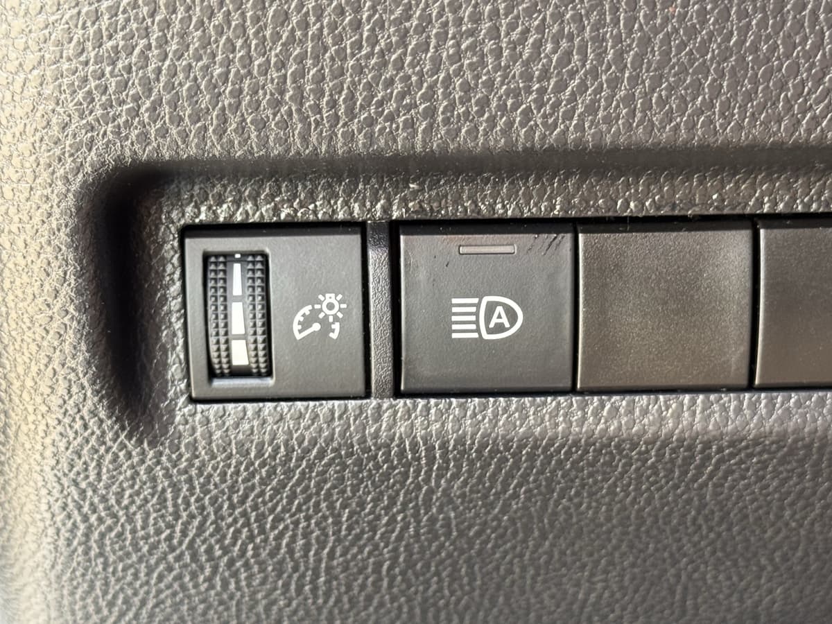 2025 Toyota RAV4 17