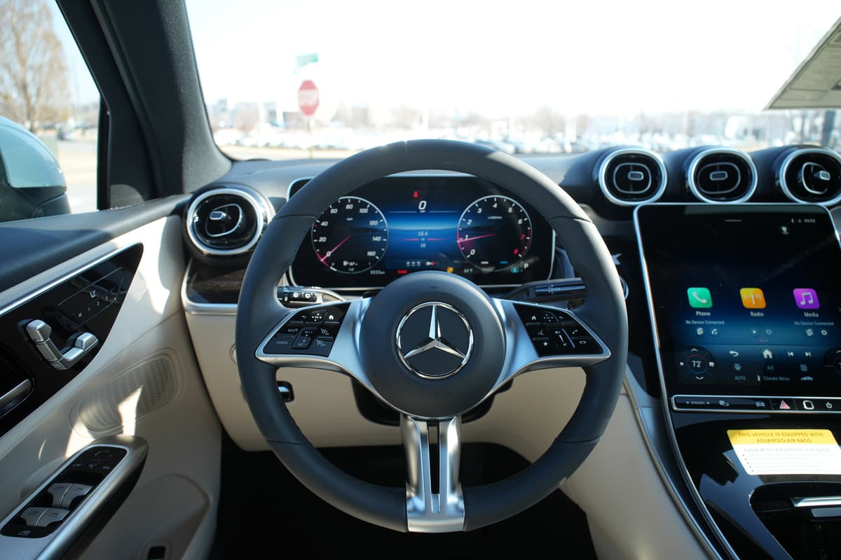 2026 Mercedes-Benz GLC 18