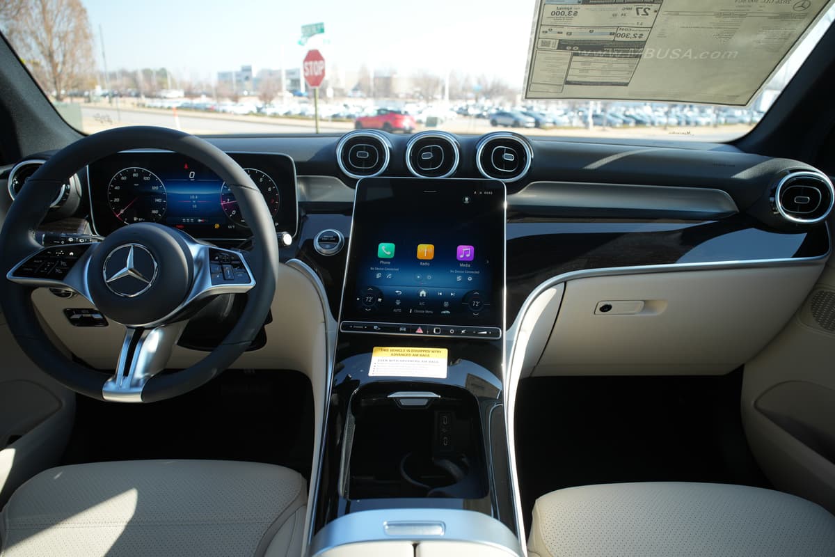 2026 Mercedes-Benz GLC 17