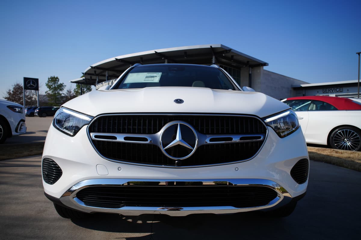 2026 Mercedes-Benz GLC 8