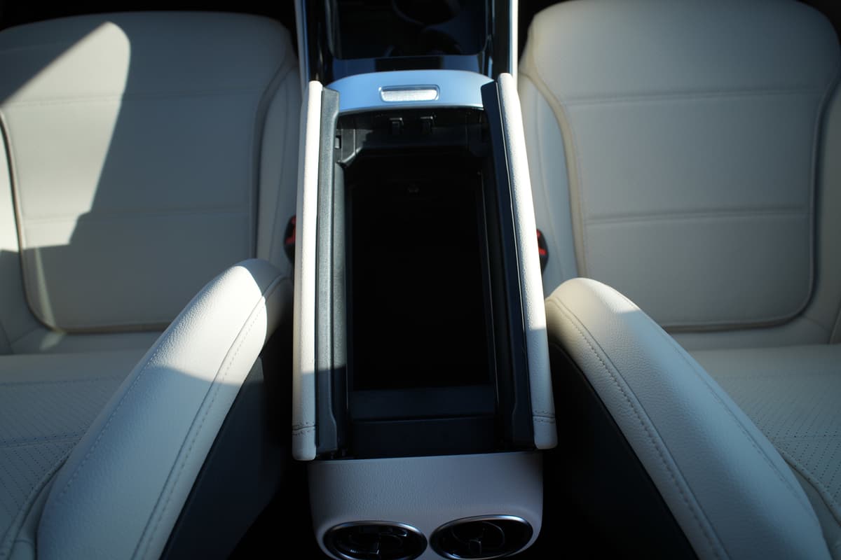 2026 Mercedes-Benz GLC 21