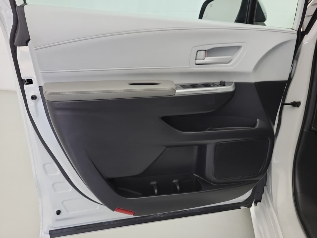 2025 Toyota Sienna 17