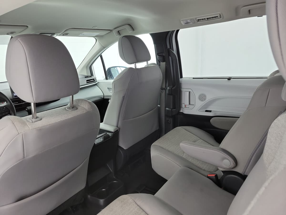 2025 Toyota Sienna 12
