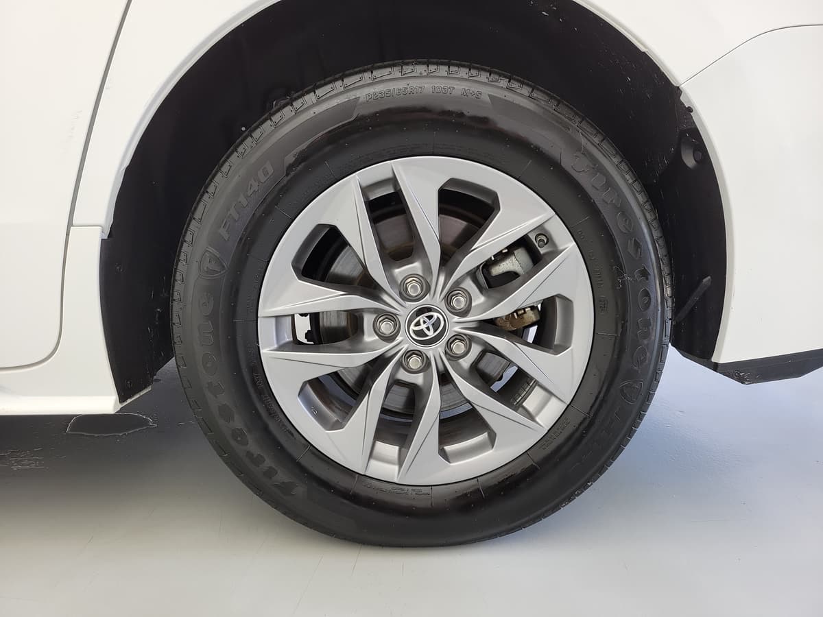 2025 Toyota Sienna 10
