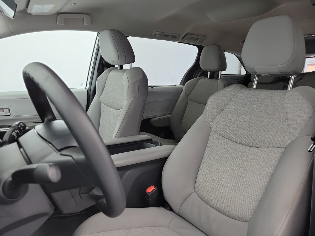 2025 Toyota Sienna 15