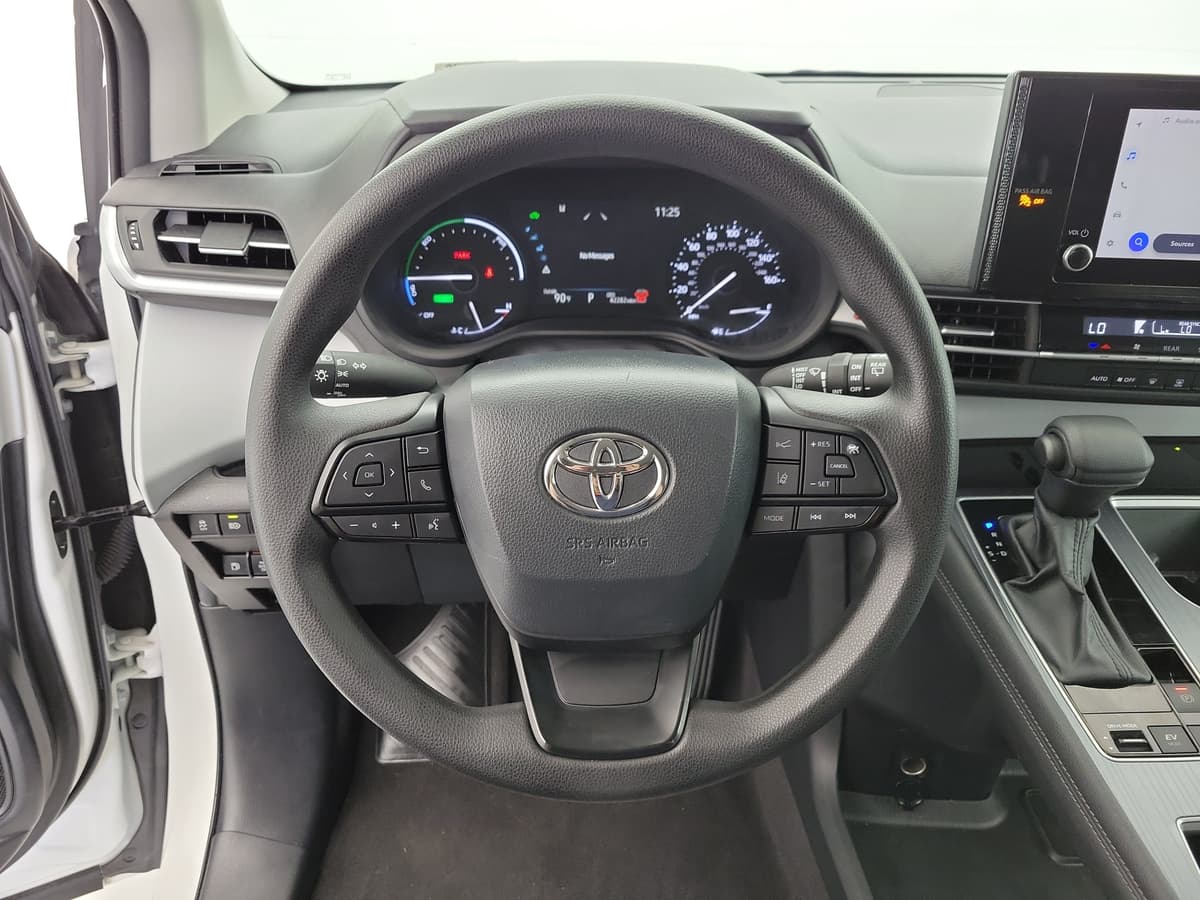 2025 Toyota Sienna 19