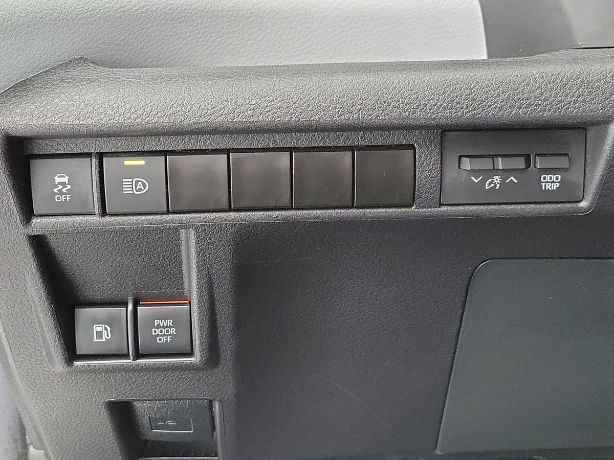2025 Toyota Sienna 29