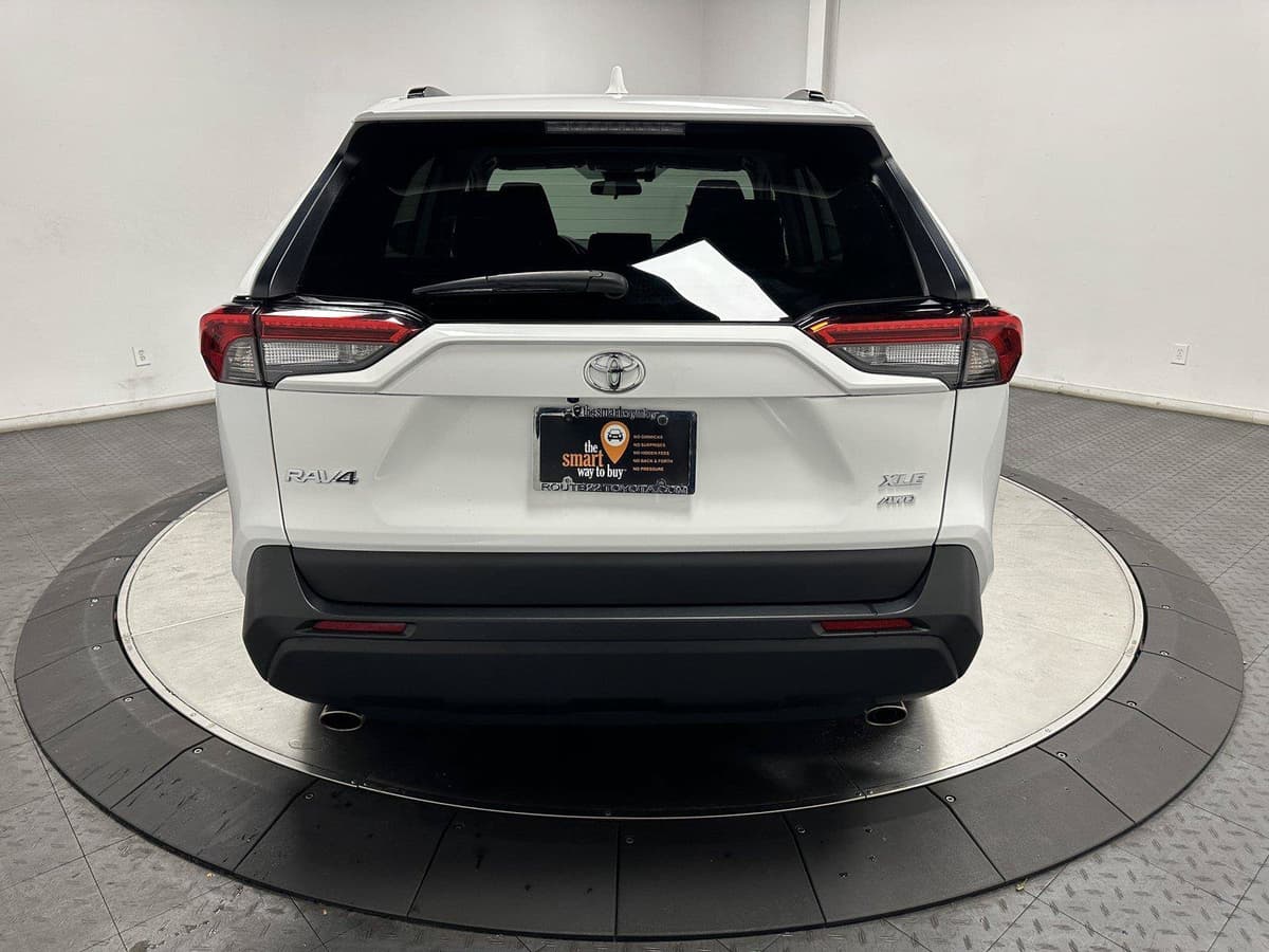 2025 Toyota RAV4 11