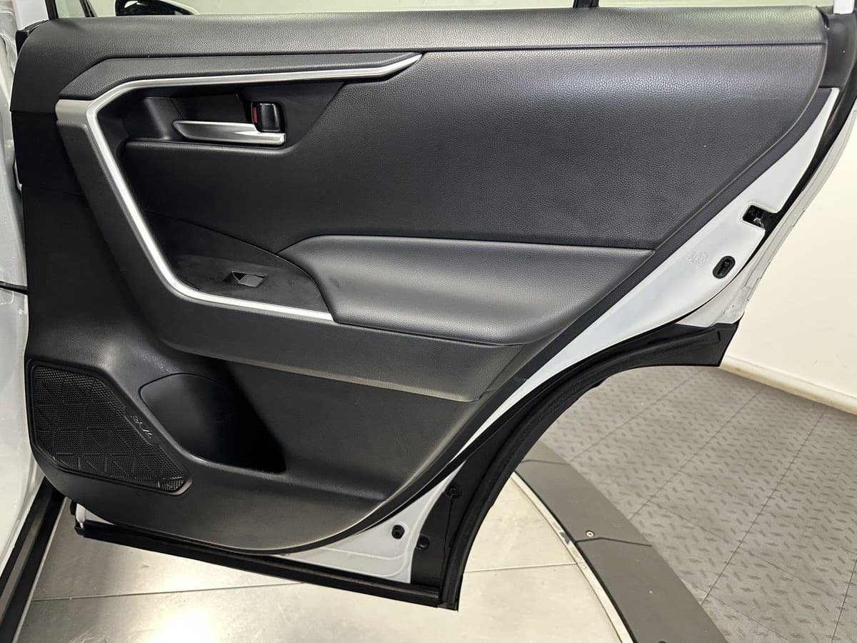 2025 Toyota RAV4 34