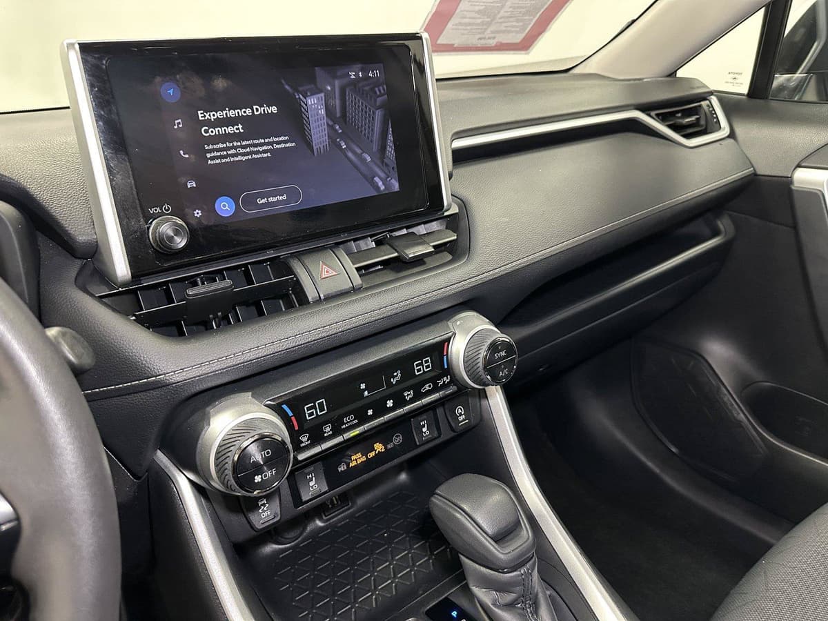 2025 Toyota RAV4 28