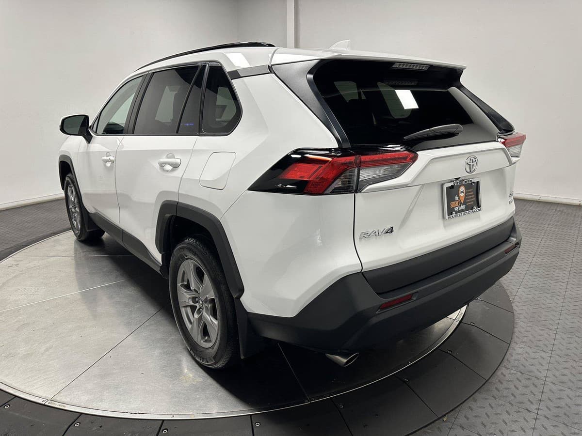 2025 Toyota RAV4 9