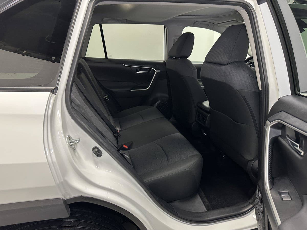 2025 Toyota RAV4 36