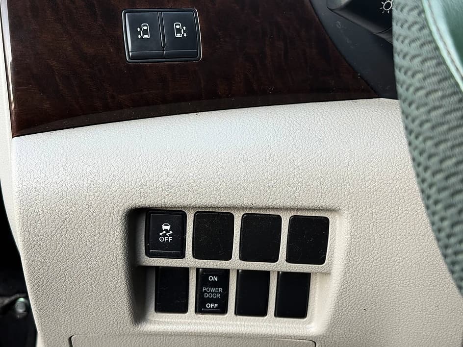 2015 Nissan Quest 15