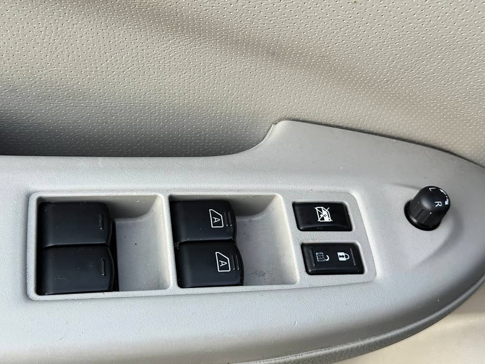 2015 Nissan Quest 13