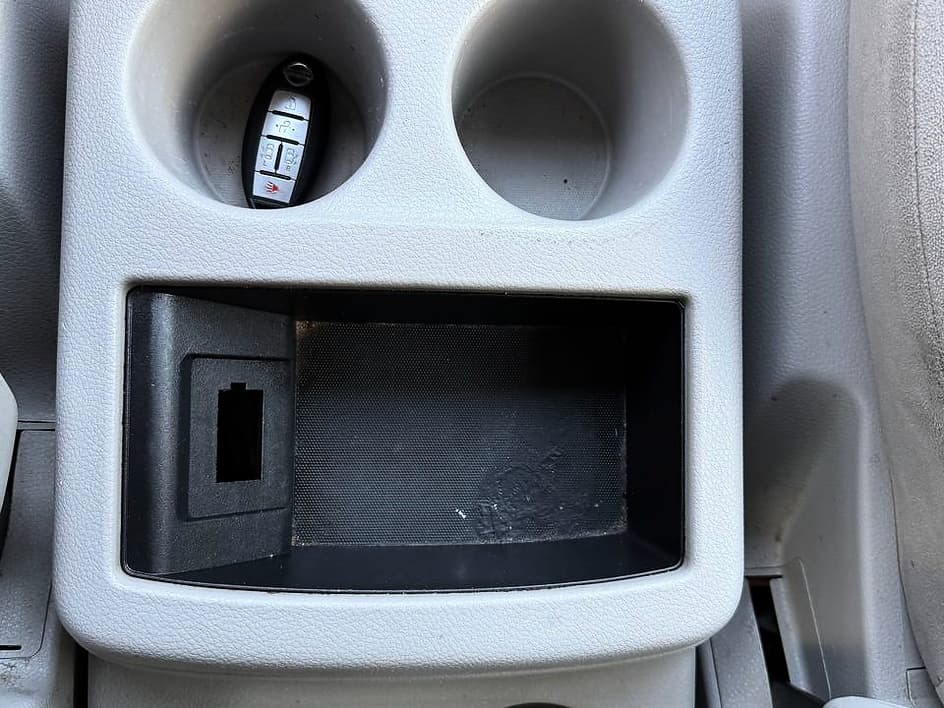 2015 Nissan Quest 28