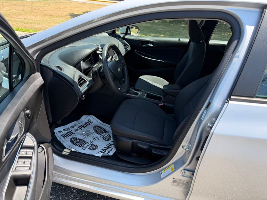 2019 Chevrolet Cruze 14
