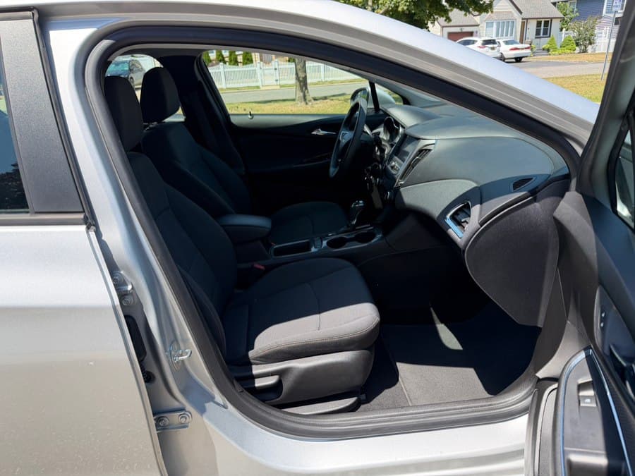 2019 Chevrolet Cruze 16