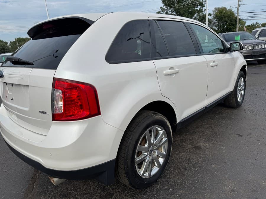 2014 Ford Edge 11
