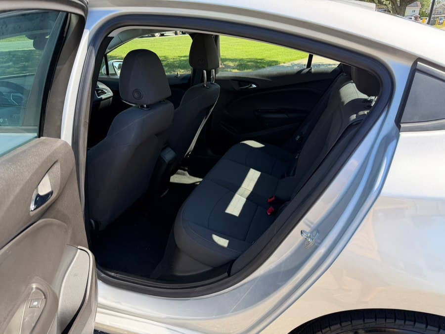 2019 Chevrolet Cruze 16