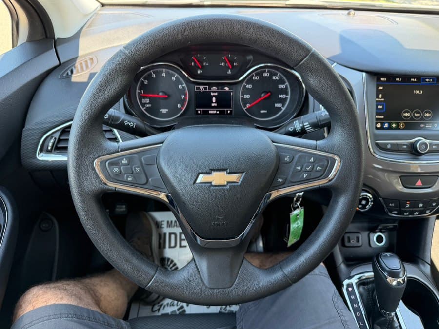 2019 Chevrolet Cruze 10