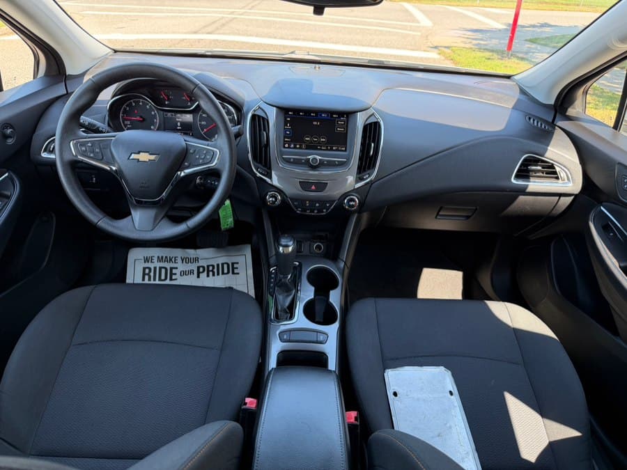 2019 Chevrolet Cruze 14