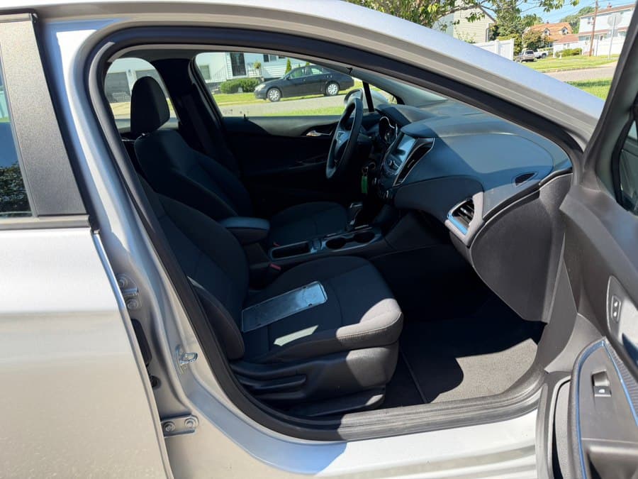 2019 Chevrolet Cruze 17