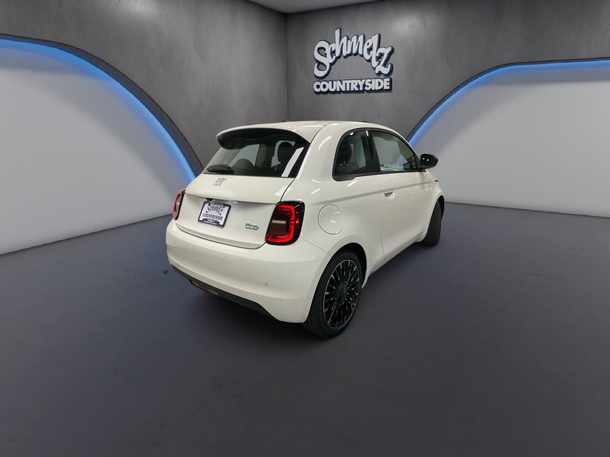 2026 FIAT 500e 8